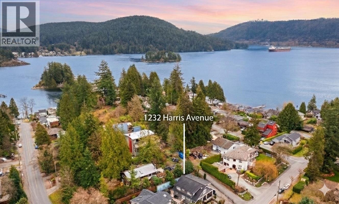 1232 Harris Avenue, North Vancouver, British Columbia  V7G 1X2 - Photo 2 - R3117597