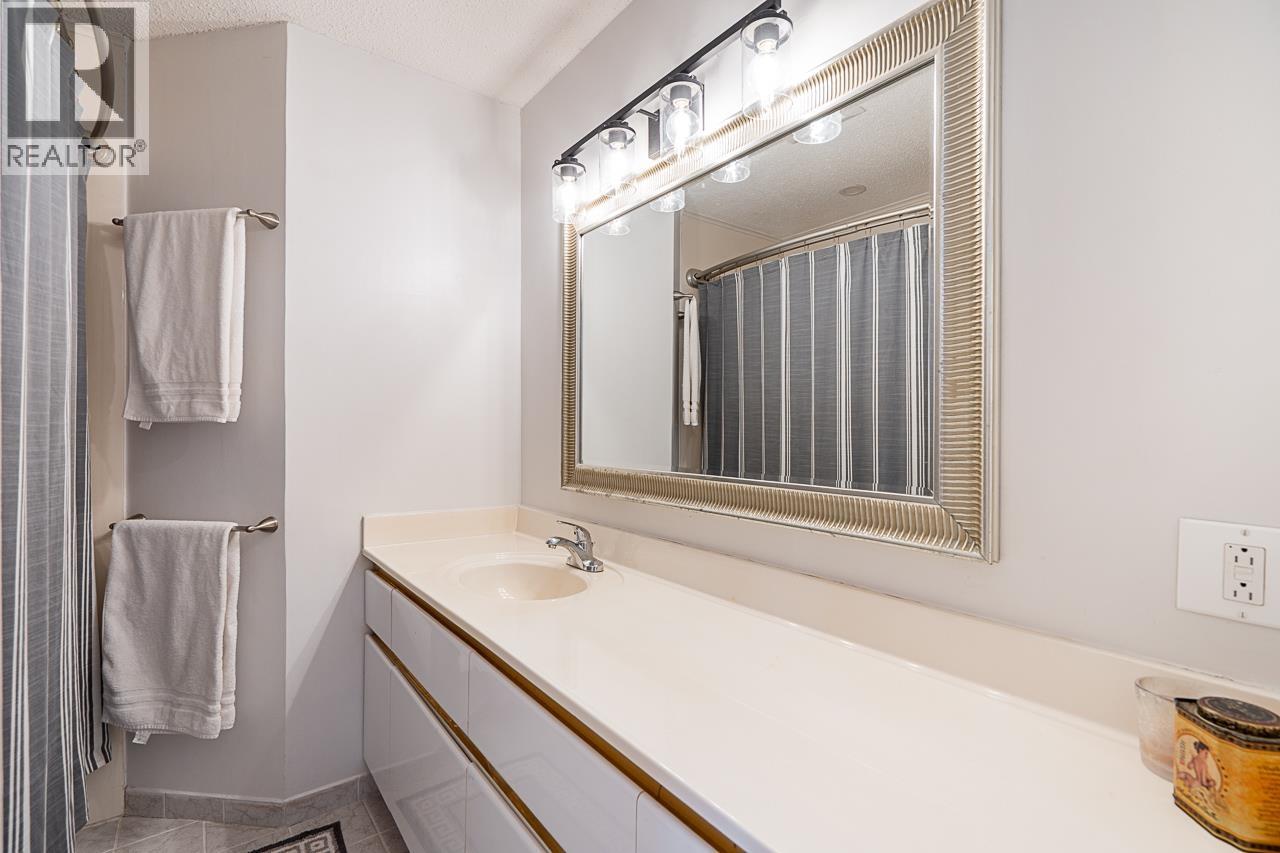 1062 Spar Drive, Coquitlam, British Columbia  V3H 3G8 - Photo 21 - R3117603