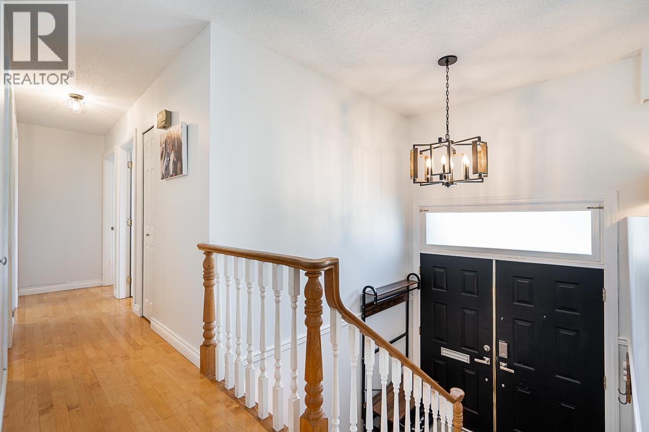 1062 Spar Drive, Coquitlam, British Columbia  V3H 3G8 - Photo 3 - R3117603