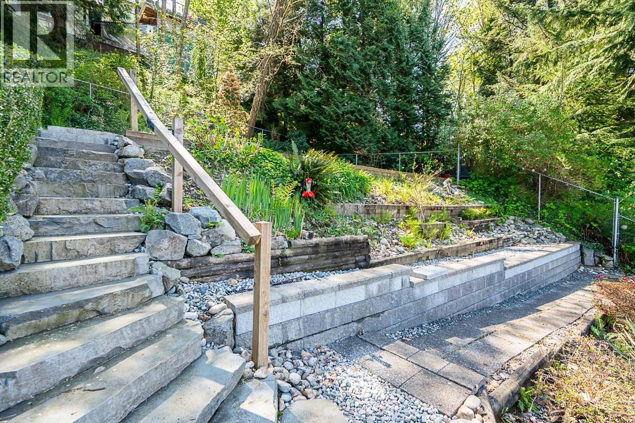 1062 Spar Drive, Coquitlam, British Columbia  V3H 3G8 - Photo 32 - R3117603