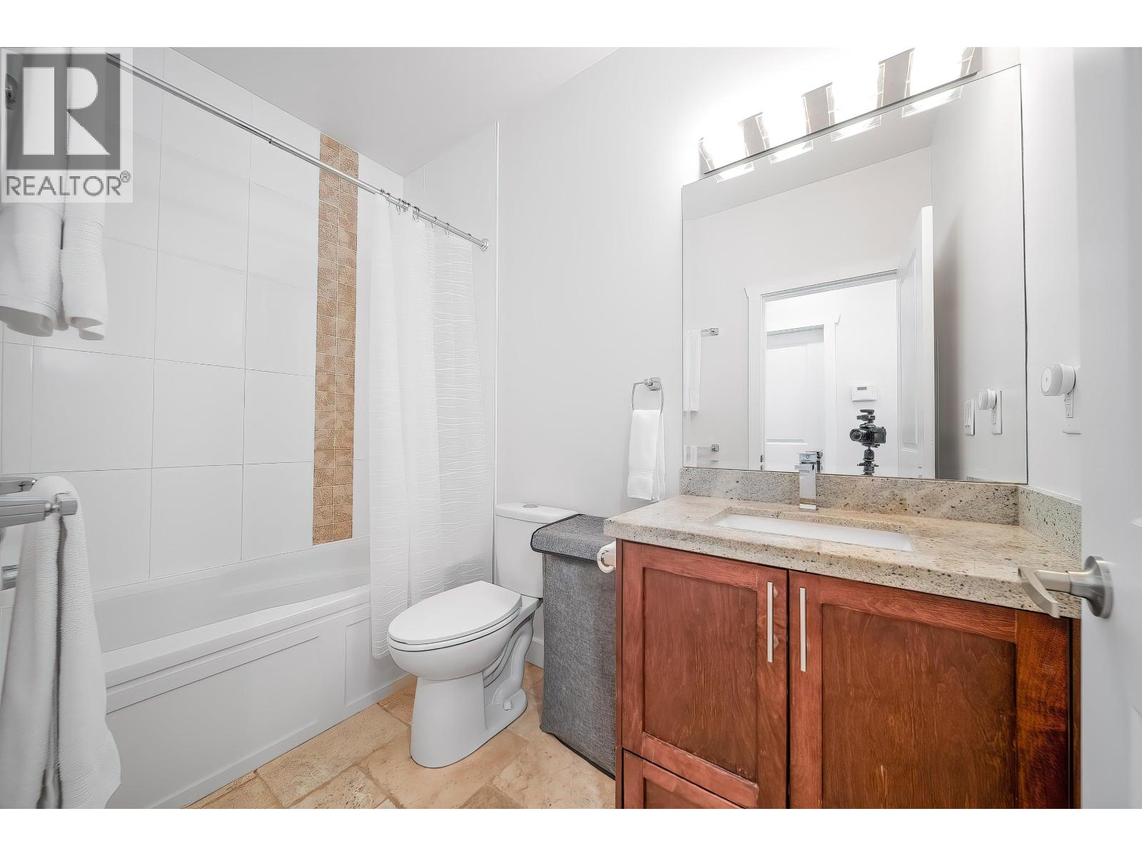 2123 Seventh Avenue, New Westminster, British Columbia  V3M 2L7 - Photo 10 - R3117605