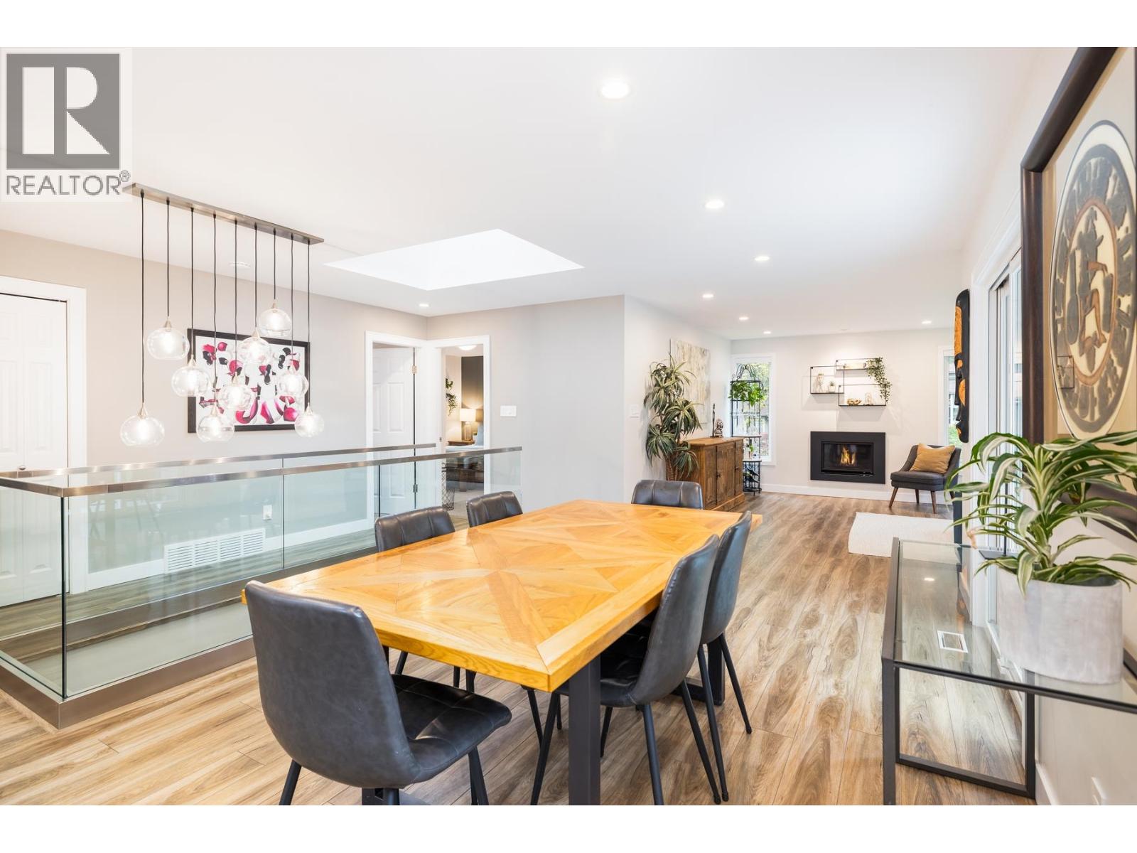 2511 Boswell Avenue, North Vancouver, British Columbia  V7H 1L8 - Photo 4 - R3117606