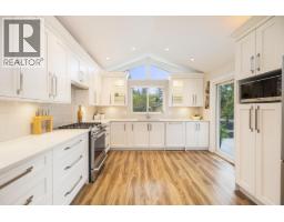 2511 BOSWELL AVENUE, North Vancouver, British Columbia