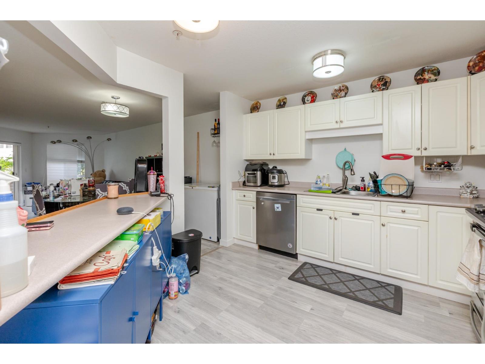 208 3176 Gladwin Road, Abbotsford, British Columbia  V2T 6R7 - Photo 6 - R3091413