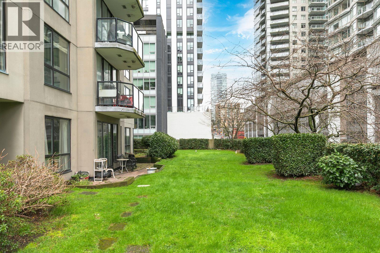 101 828 AGNES STREET, new westminster, British Columbia