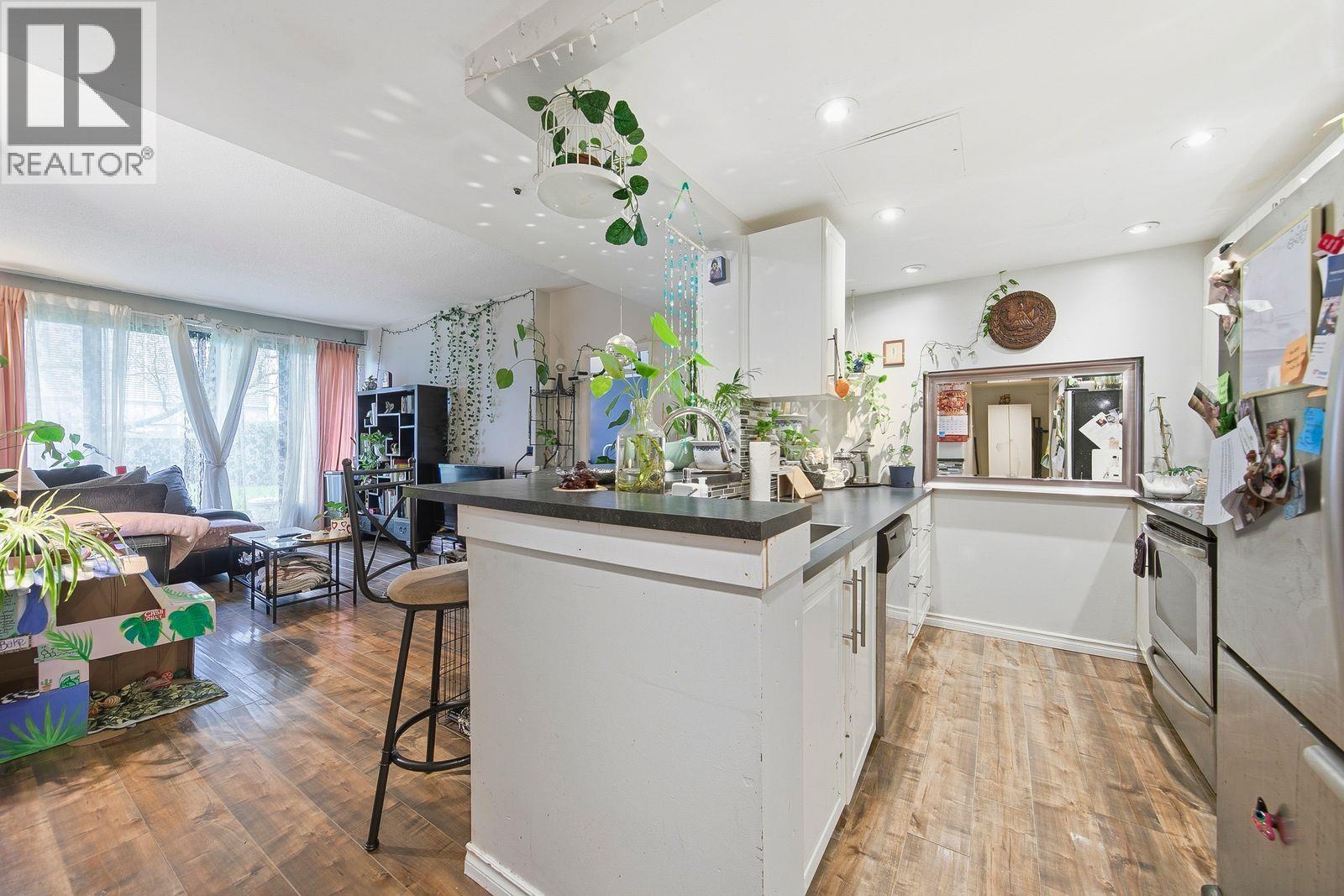 101 828 Agnes Street, New Westminster, British Columbia  V3M 6R4 - Photo 11 - R3117300