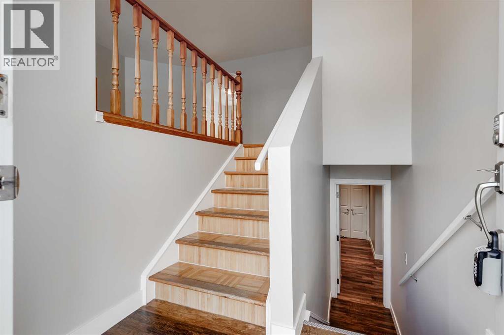 8111 Ranchview Drive NW, Calgary, Alberta  T3G 1G6 - Photo 2 - A2285554