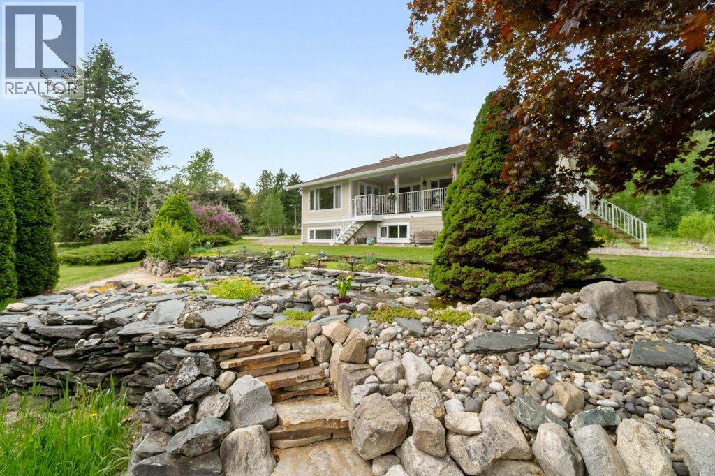 4501 44 Avenue Nw, Salmon Arm, British Columbia  V1E 3A7 - Photo 4 - 10385377
