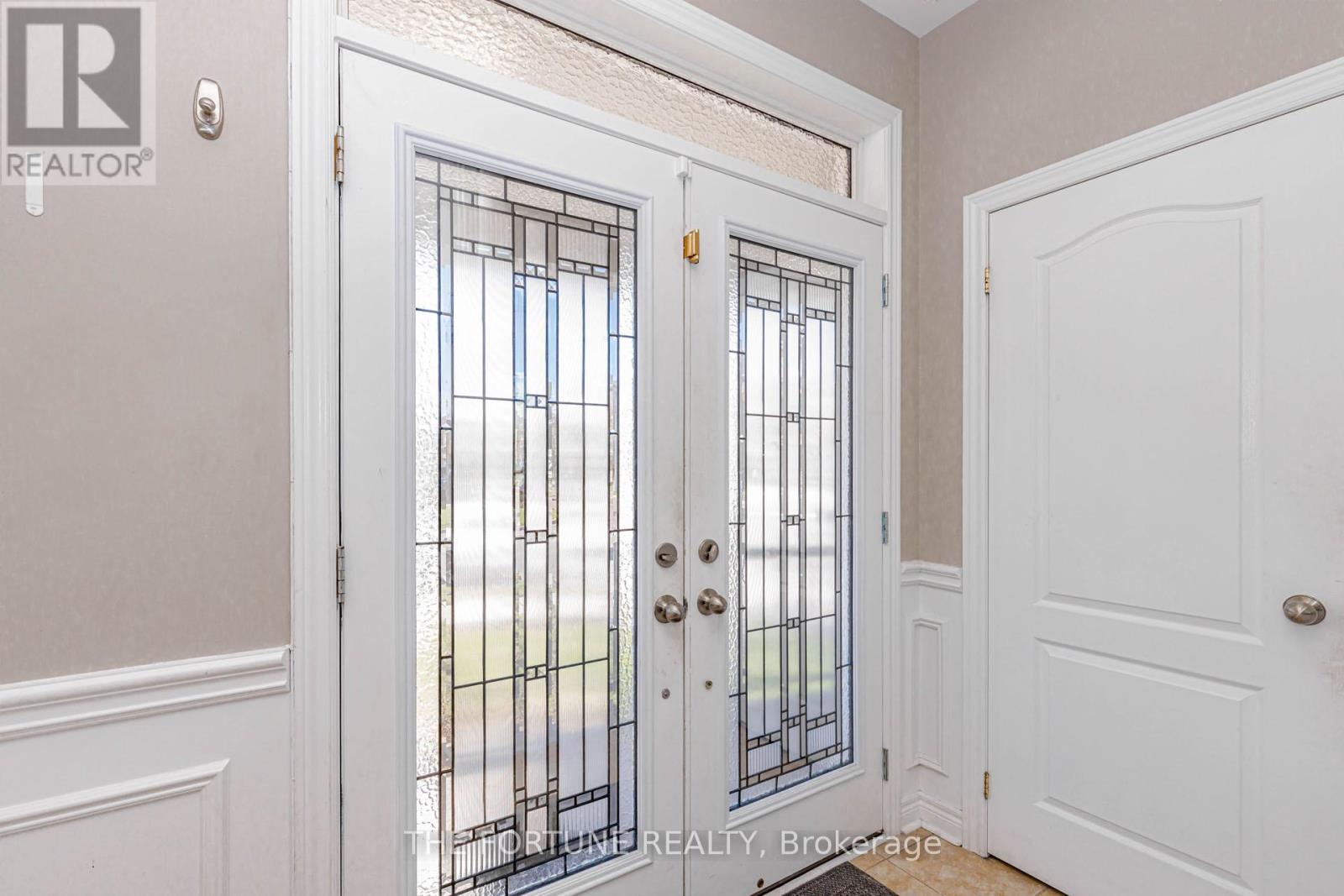 30 Cedarsprings Way, Brampton, Ontario  L6R 0W1 - Photo 5 - W13060326