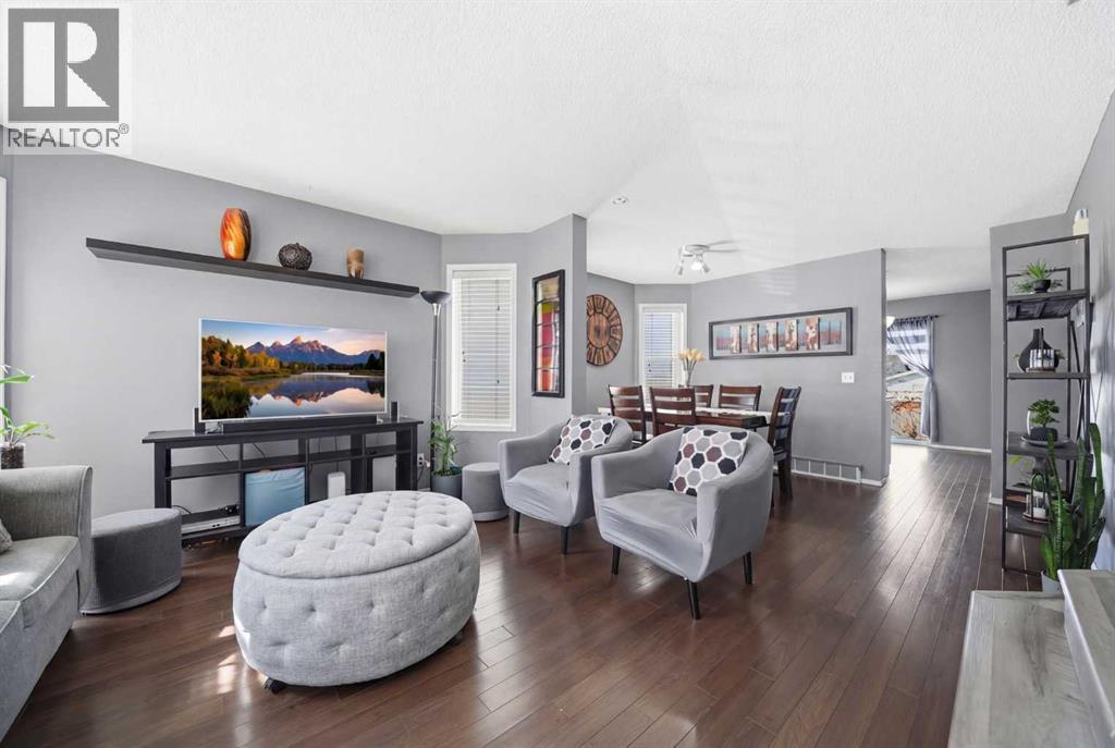 28 Martin Crossing Rise NE, Calgary, Alberta  T3J 3N8 - Photo 4 - A2301034