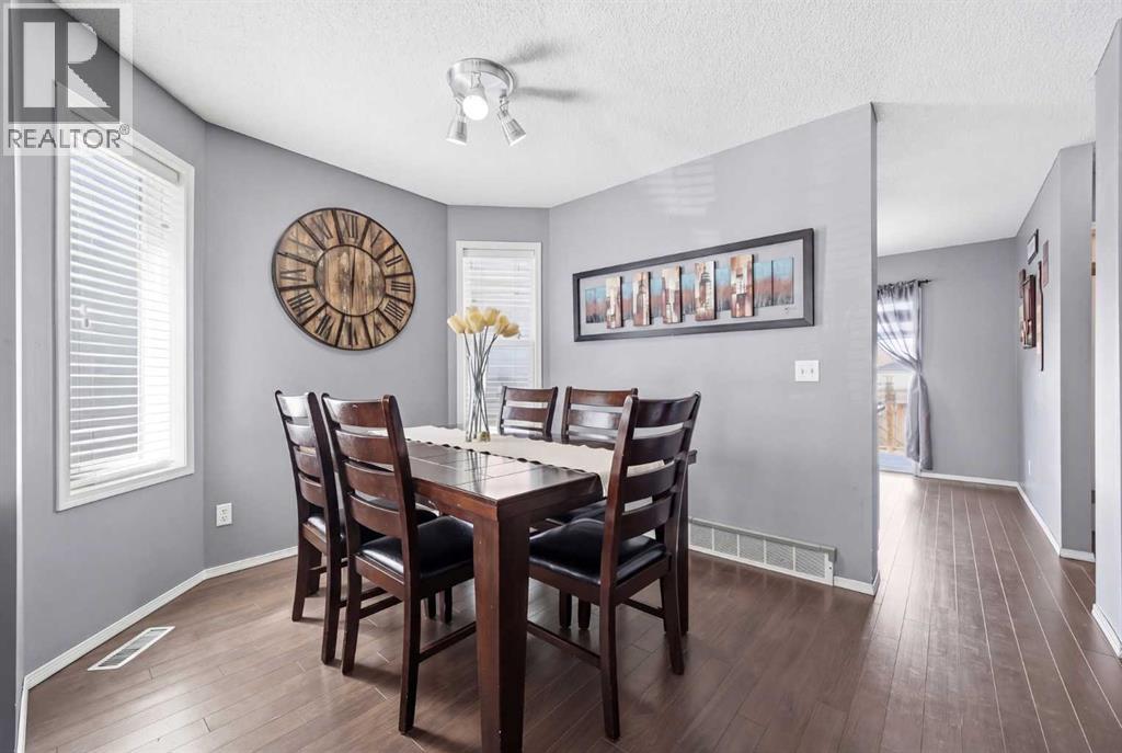 28 Martin Crossing Rise NE, Calgary, Alberta  T3J 3N8 - Photo 7 - A2301034