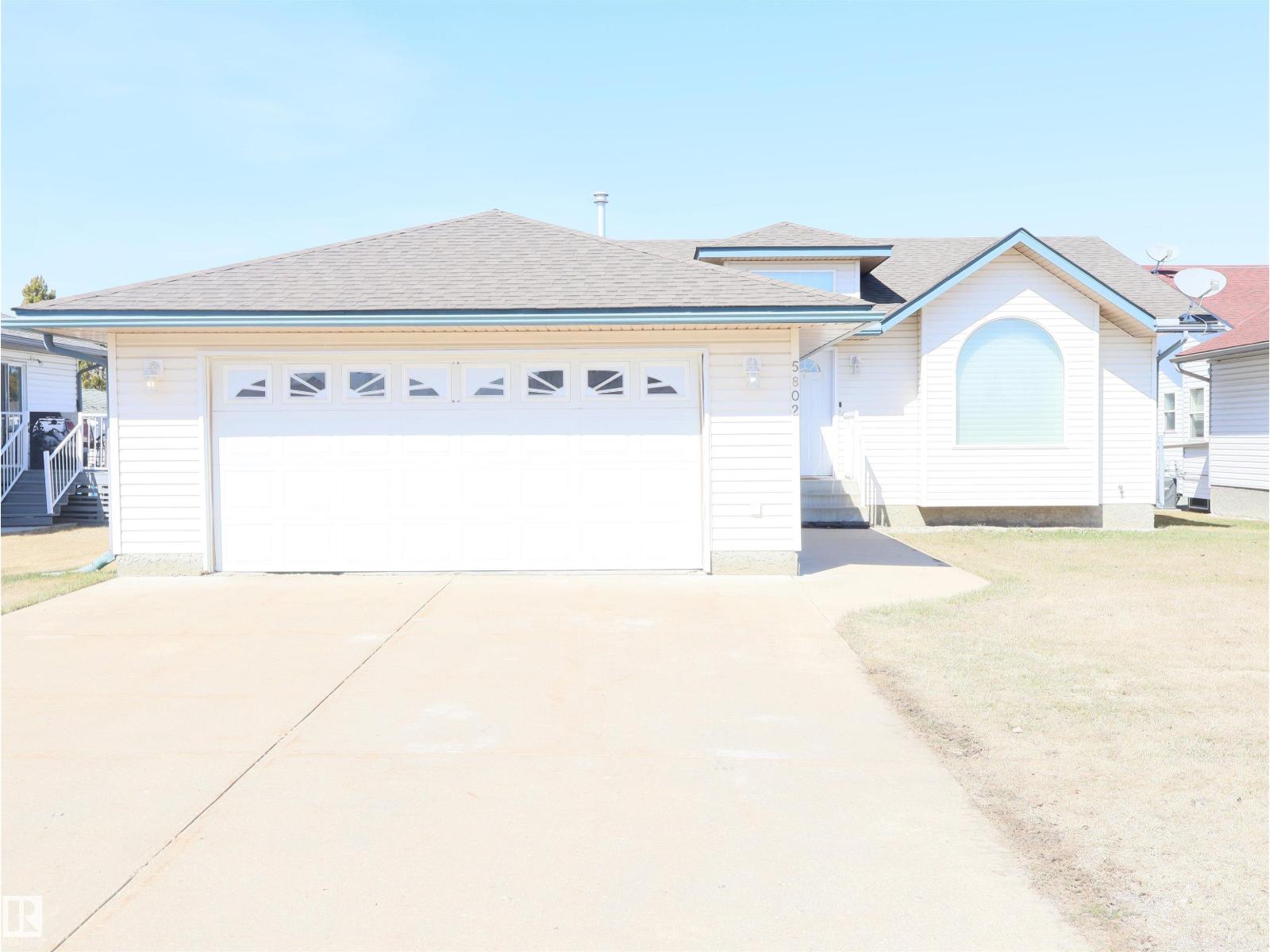 5802 52 AV, barrhead, Alberta