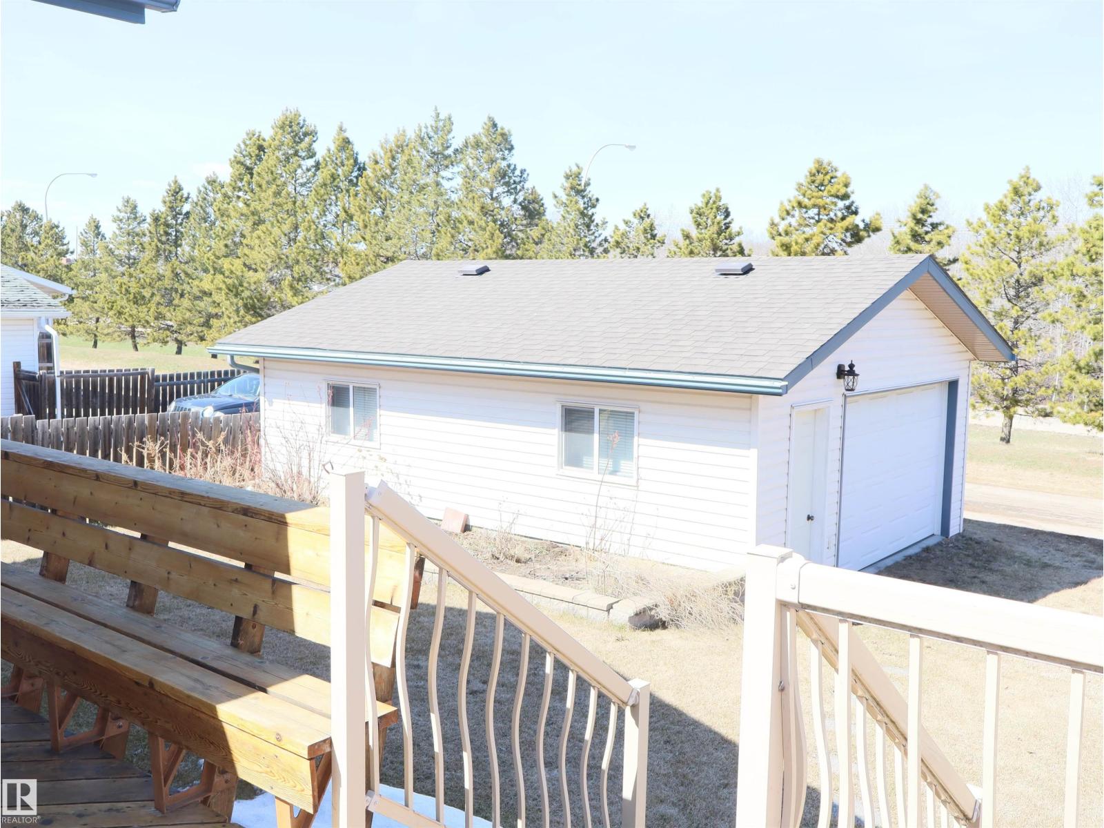 5802 52 Av, Barrhead, Alberta  T7N 1N6 - Photo 11 - E4484731