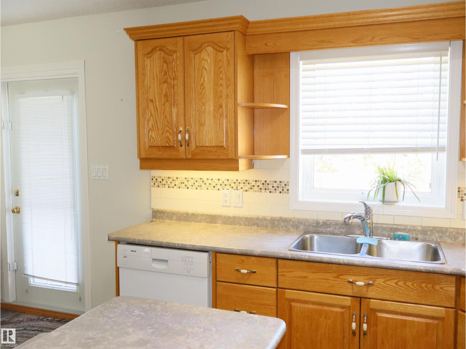 5802 52 Av, Barrhead, Alberta  T7N 1N6 - Photo 17 - E4484731