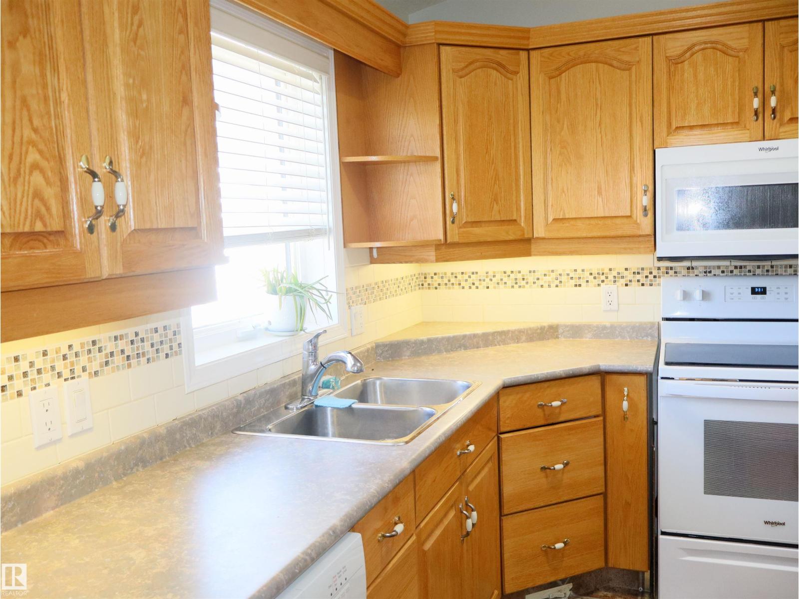 5802 52 Av, Barrhead, Alberta  T7N 1N6 - Photo 19 - E4484731