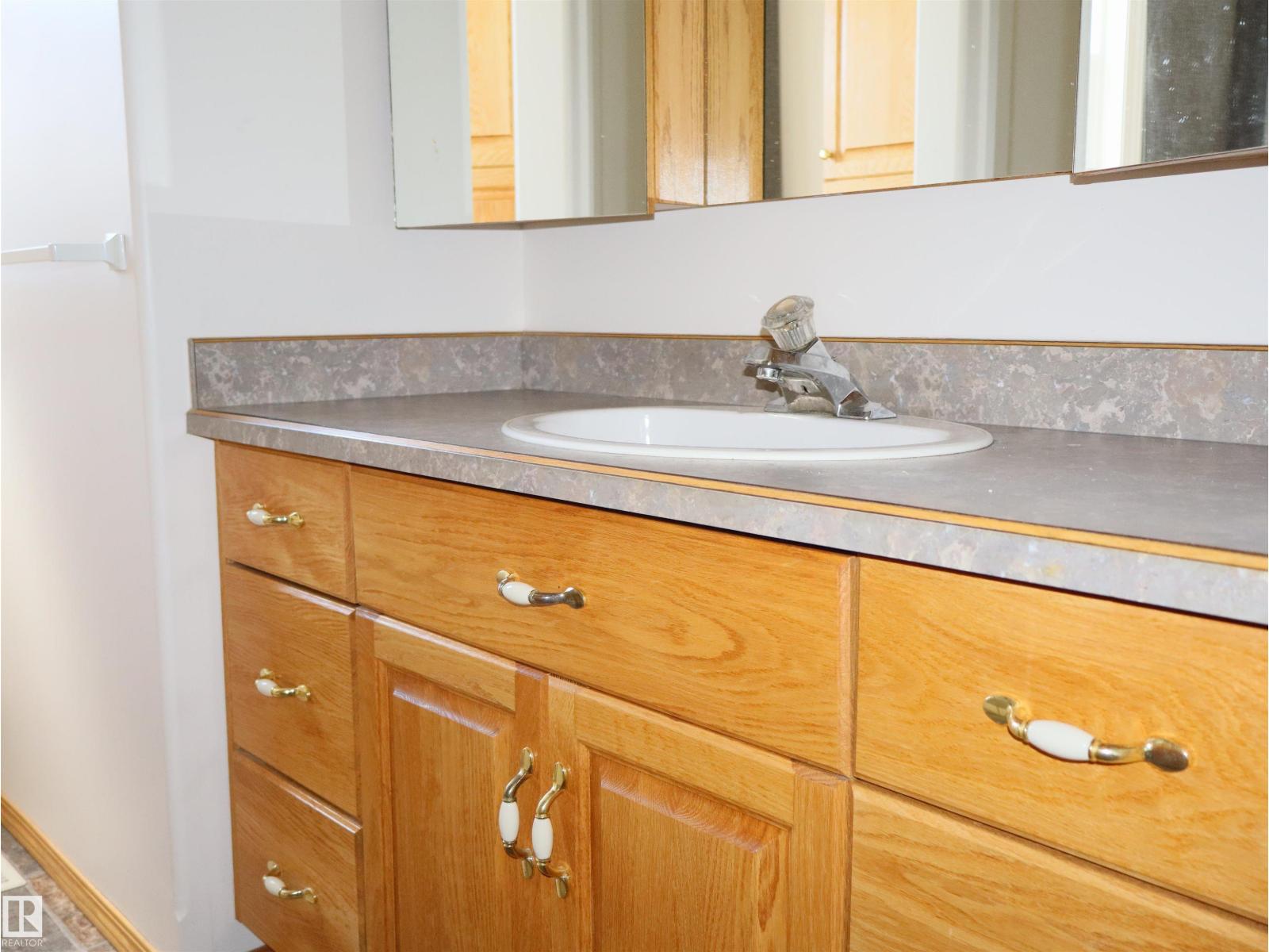 5802 52 Av, Barrhead, Alberta  T7N 1N6 - Photo 31 - E4484731