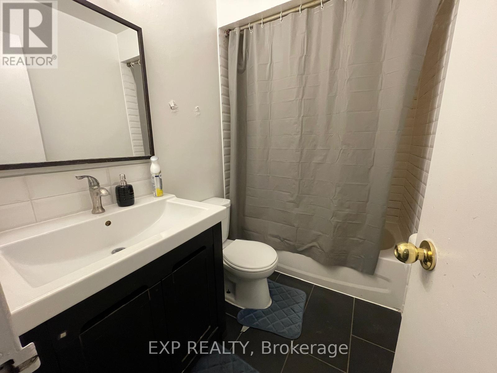 184 Hollyberry Trail, Toronto, Ontario  M2H 2P4 - Photo 15 - C12852194