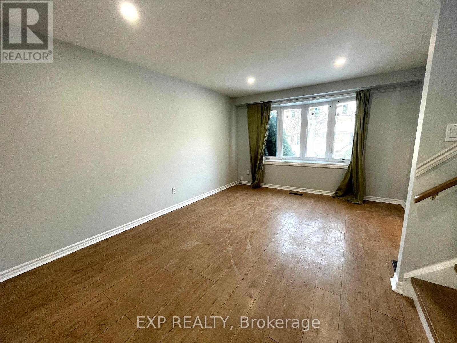 184 Hollyberry Trail, Toronto, Ontario  M2H 2P4 - Photo 5 - C12852194