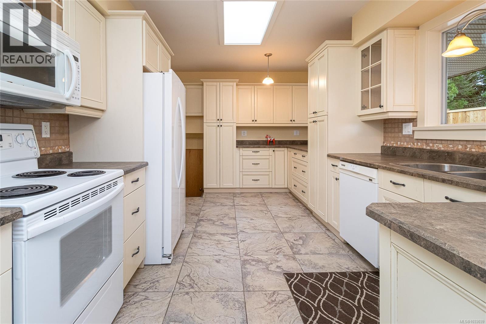 2080 Bear Hill Rd, Central Saanich, British Columbia  V8X 1M7 - Photo 13 - 1033039