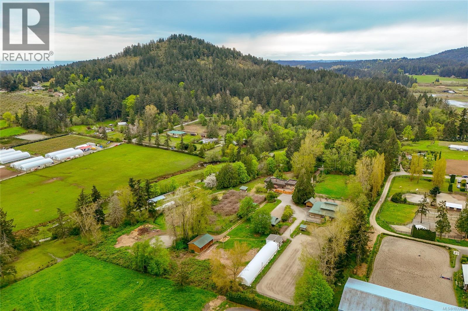 2080 Bear Hill Rd, Central Saanich, British Columbia  V8X 1M7 - Photo 3 - 1033039