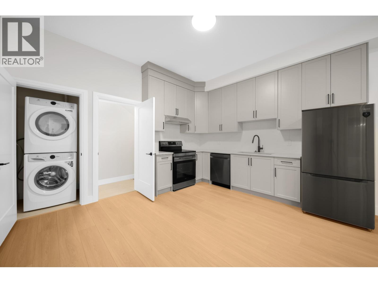 1 8408 17th Avenue, Burnaby, British Columbia  V3N 1N2 - Photo 14 - R3117297