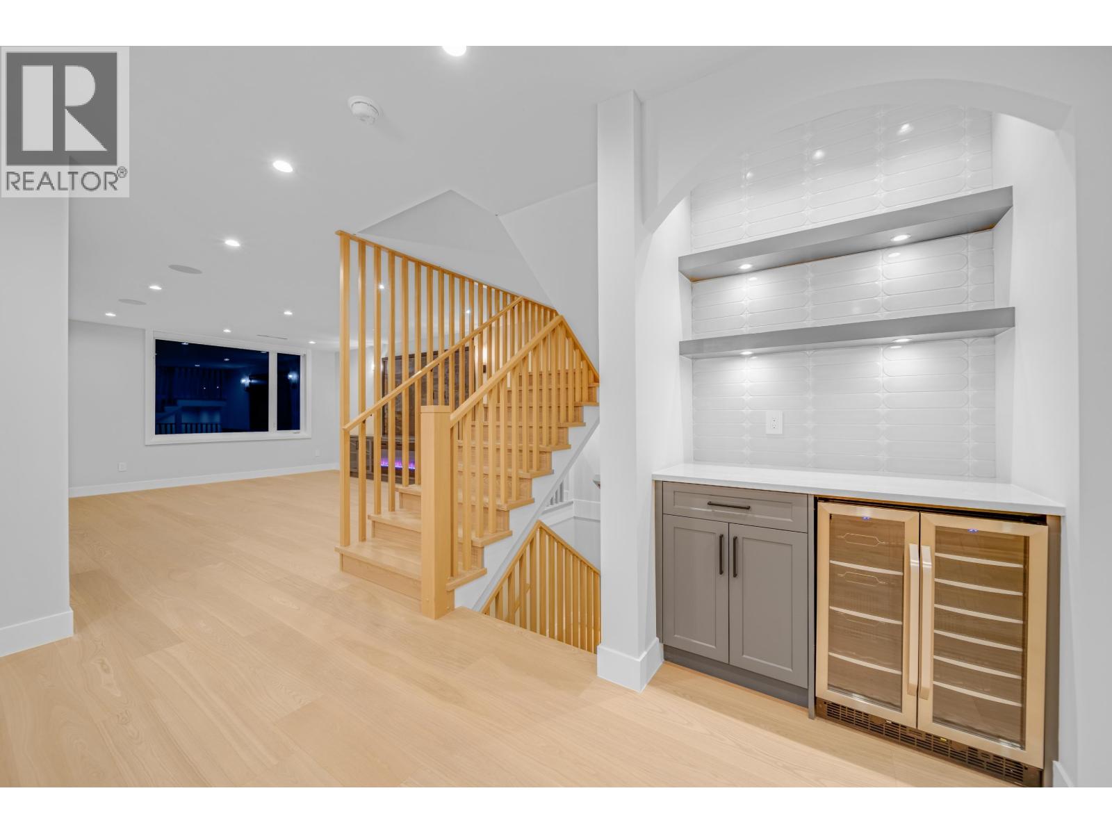 1 8408 17th Avenue, Burnaby, British Columbia  V3N 1N2 - Photo 10 - R3117297