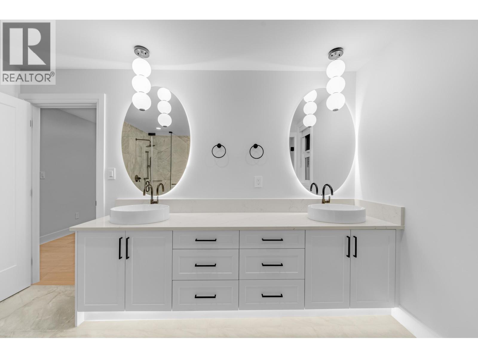 1 8408 17th Avenue, Burnaby, British Columbia  V3N 1N2 - Photo 18 - R3117297