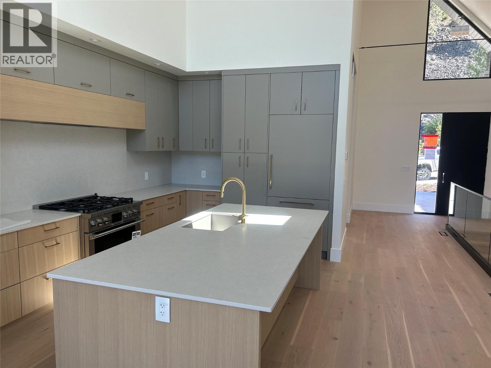 3707 Mckinley Beach Drive, Kelowna, British Columbia  V1V 1G2 - Photo 3 - 10373738