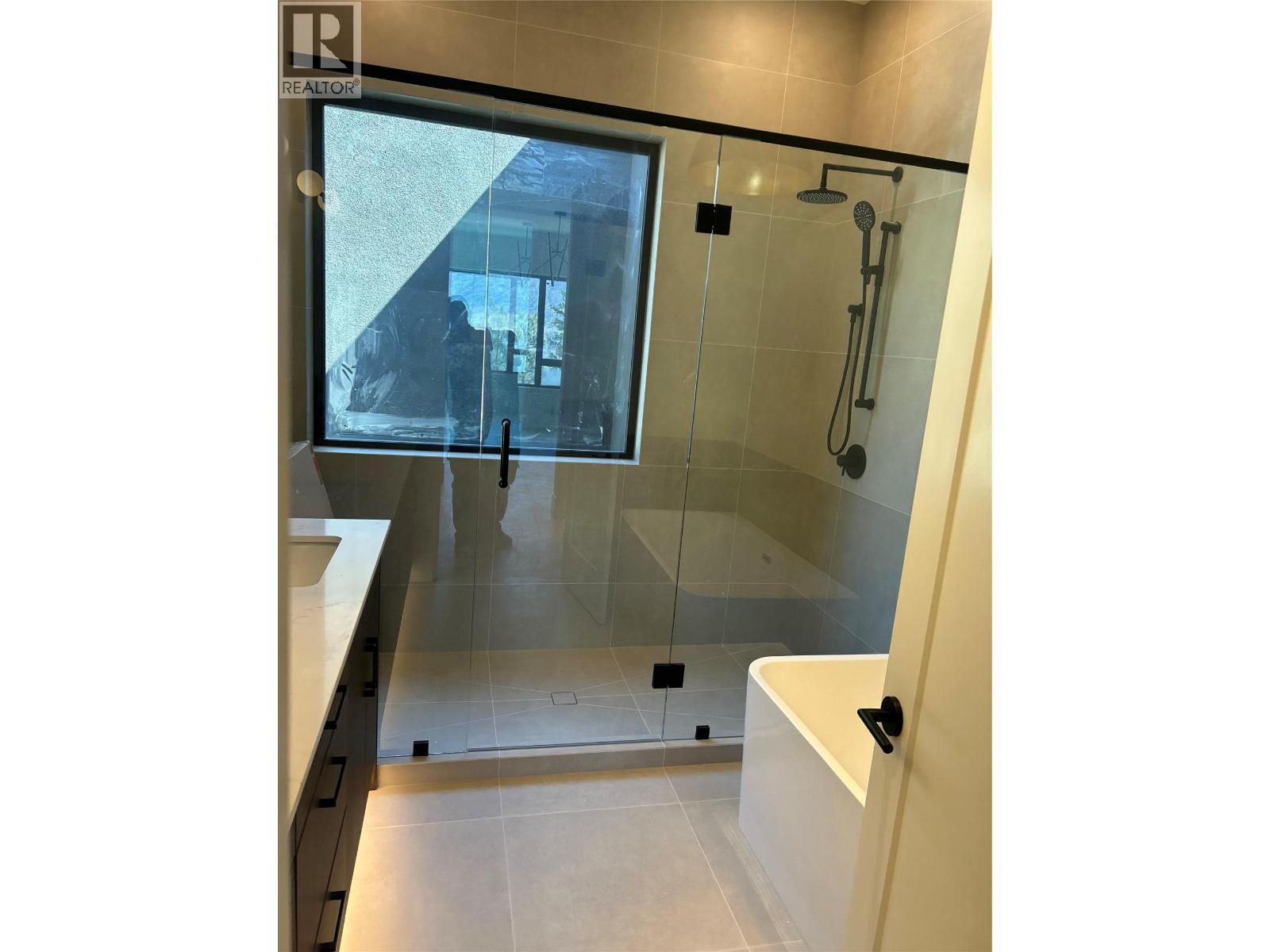 3711 Mckinley Beach Drive, Kelowna, British Columbia  V1V 1G2 - Photo 8 - 10373743