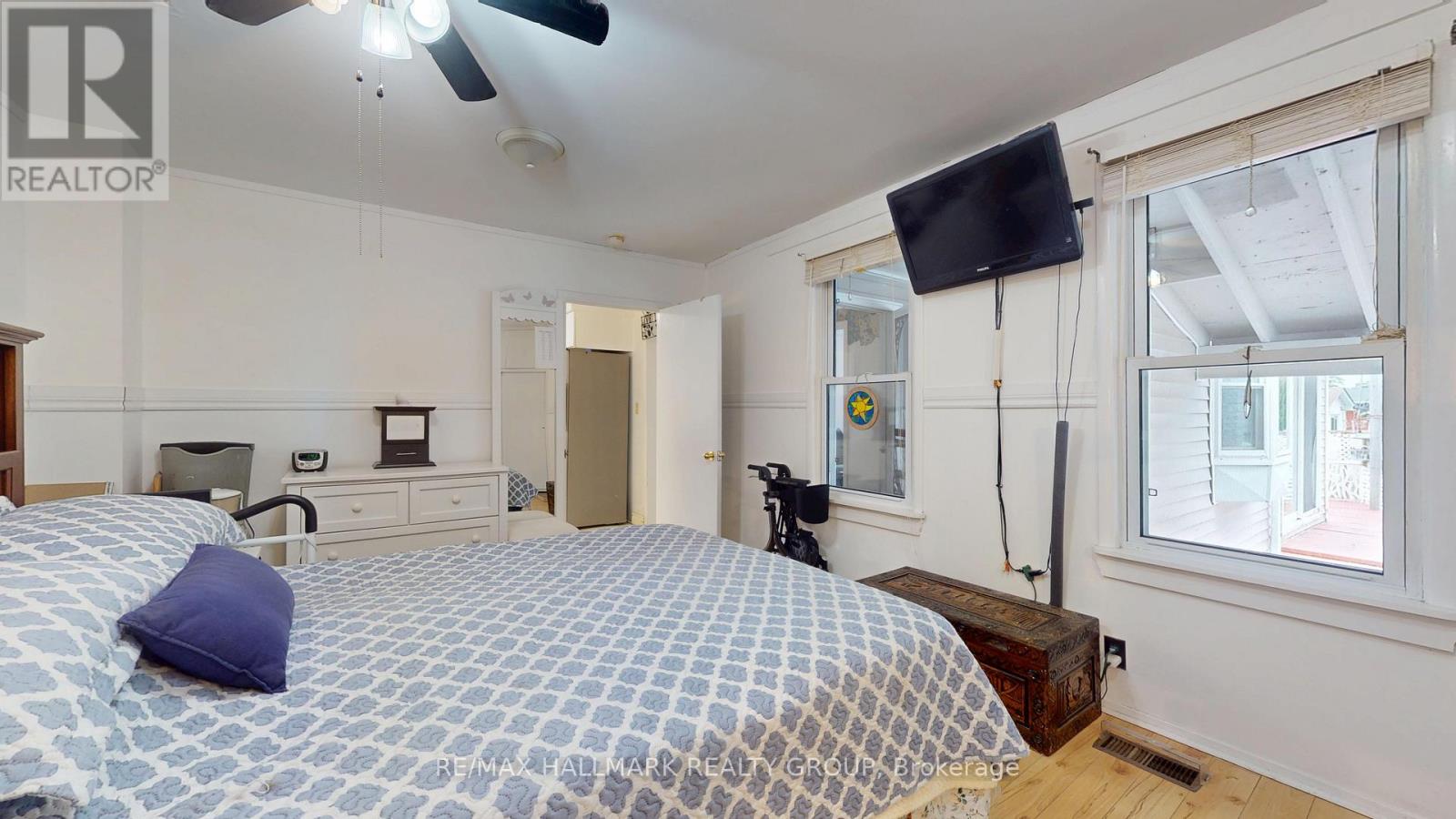 20 Crawford Street, Brockville, Ontario  K6V 1S3 - Photo 8 - X13060544