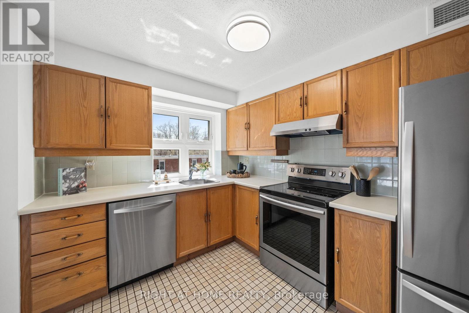 301 - 320 Crichton Street N, Ottawa, Ontario  K1M 1W5 - Photo 16 - X13060546