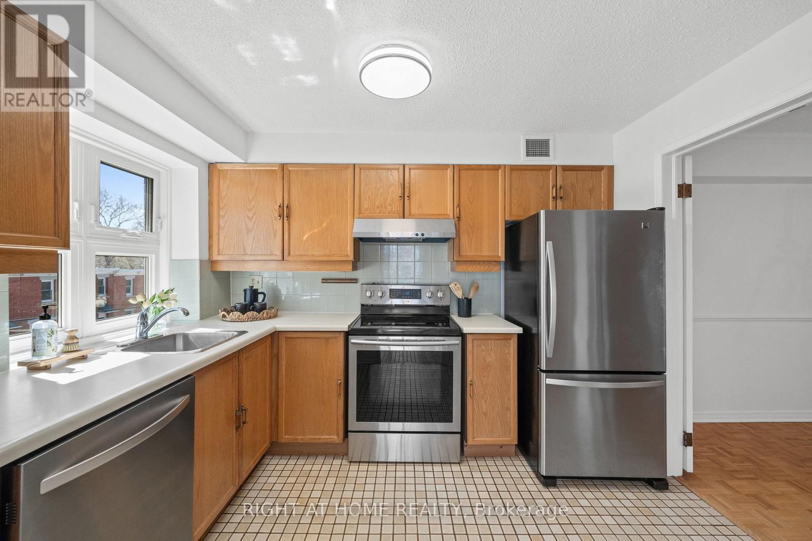 301 - 320 Crichton Street N, Ottawa, Ontario  K1M 1W5 - Photo 17 - X13060546