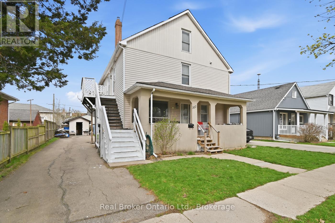 307 Wallace Avenue S, Welland (Lincoln/crowland), Ontario  L3B 1R8 - Photo 2 - X13060548