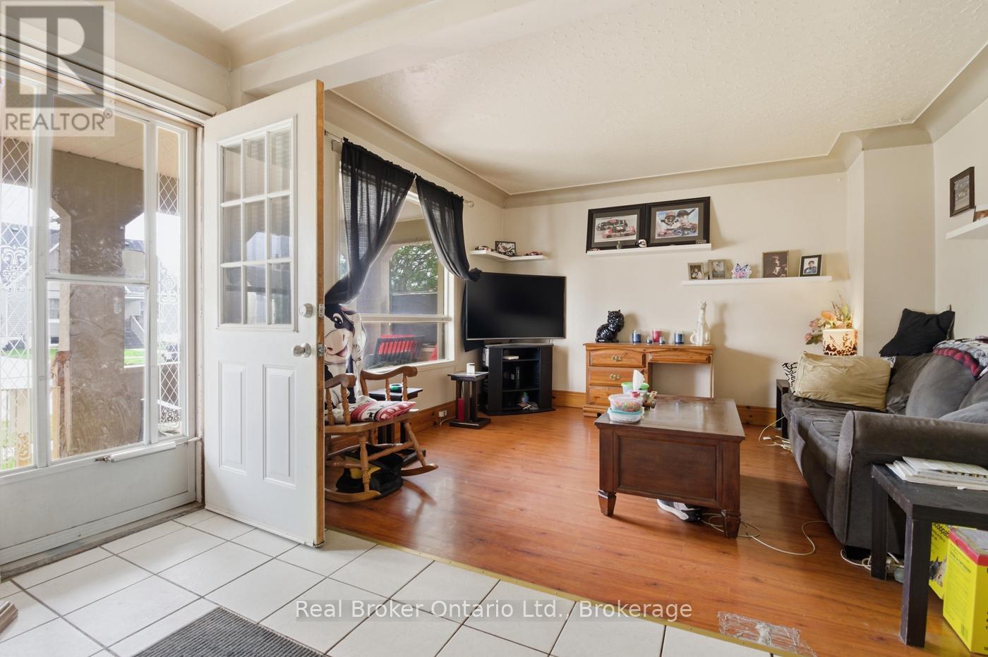 307 Wallace Avenue S, Welland (Lincoln/crowland), Ontario  L3B 1R8 - Photo 28 - X13060548