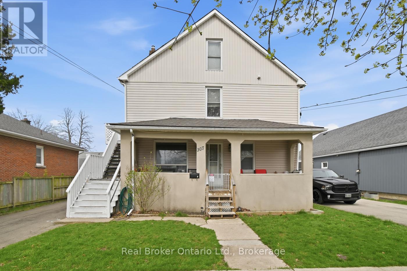 307 Wallace Avenue S, Welland (Lincoln/crowland), Ontario  L3B 1R8 - Photo 3 - X13060548