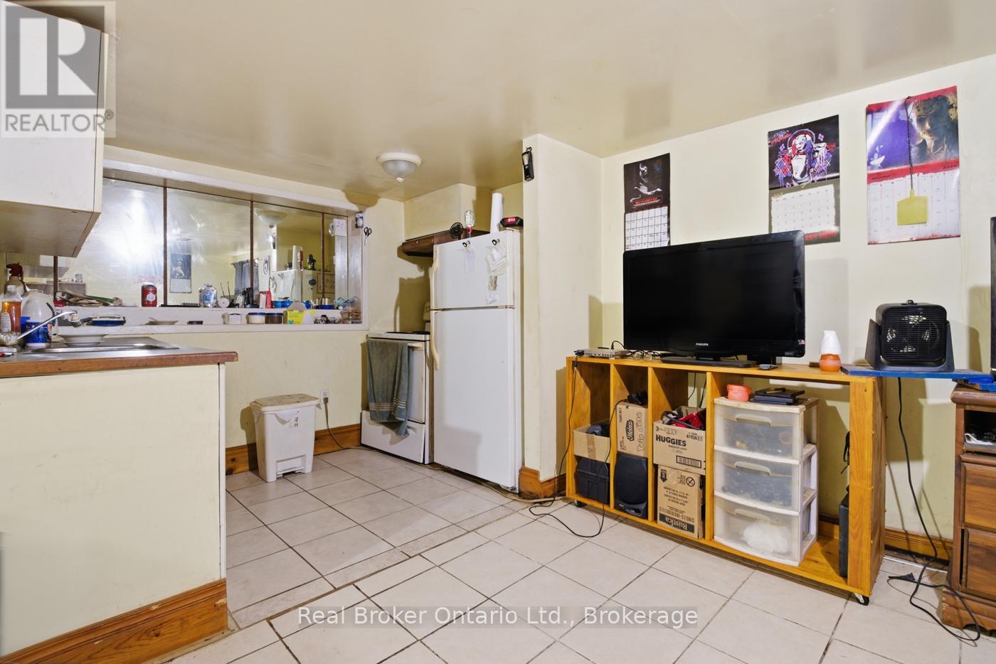 307 Wallace Avenue S, Welland (Lincoln/crowland), Ontario  L3B 1R8 - Photo 5 - X13060548