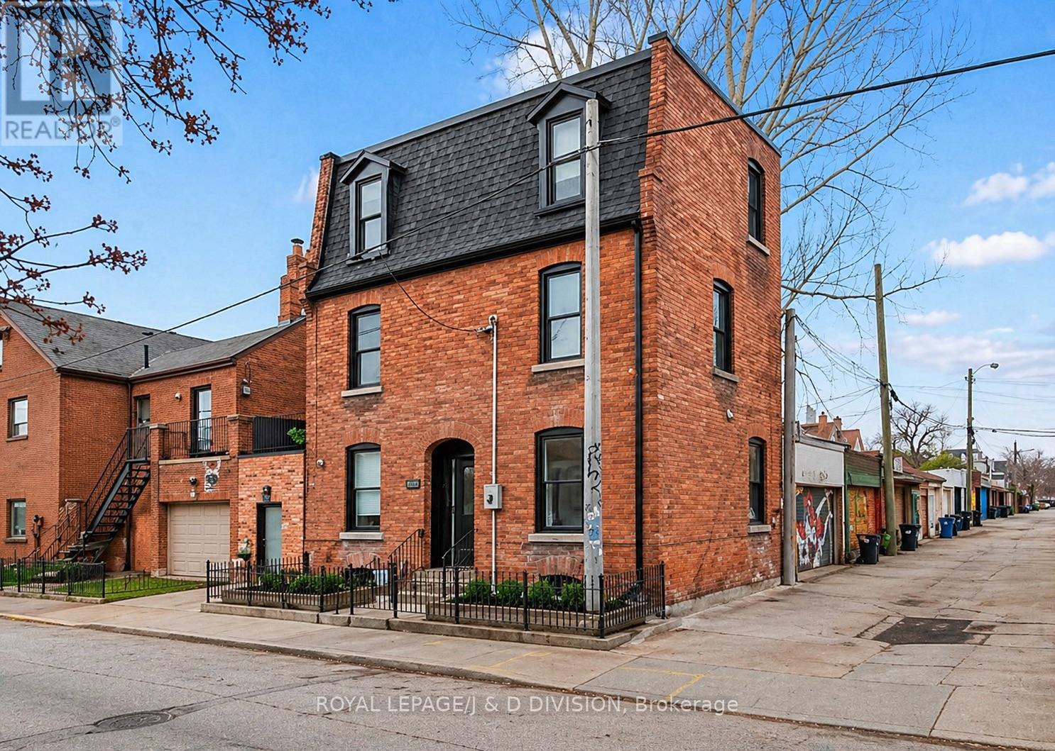 194 SHAW STREET, Toronto, Ontario