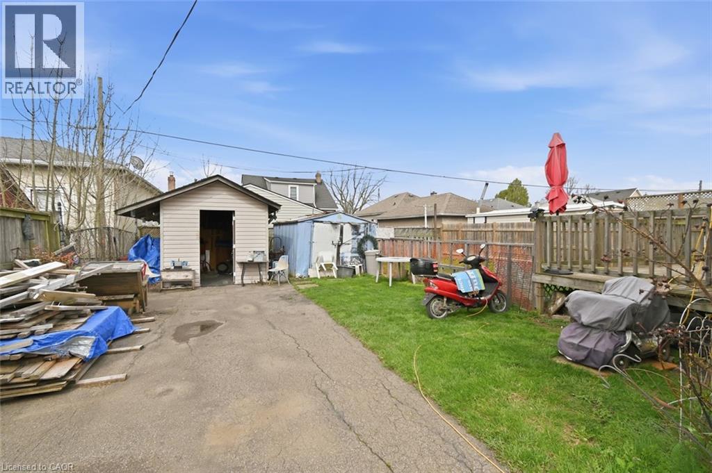 307 S Wallace Avenue S, Welland, Ontario  L3B 1R8 - Photo 4 - 40823281