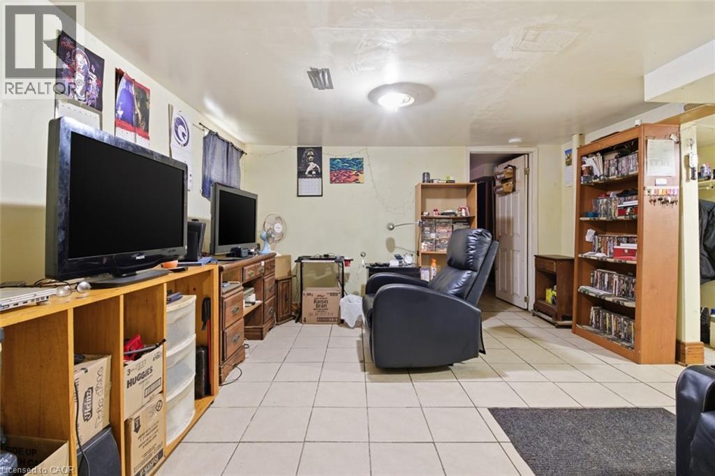 307 S Wallace Avenue S, Welland, Ontario  L3B 1R8 - Photo 49 - 40823281