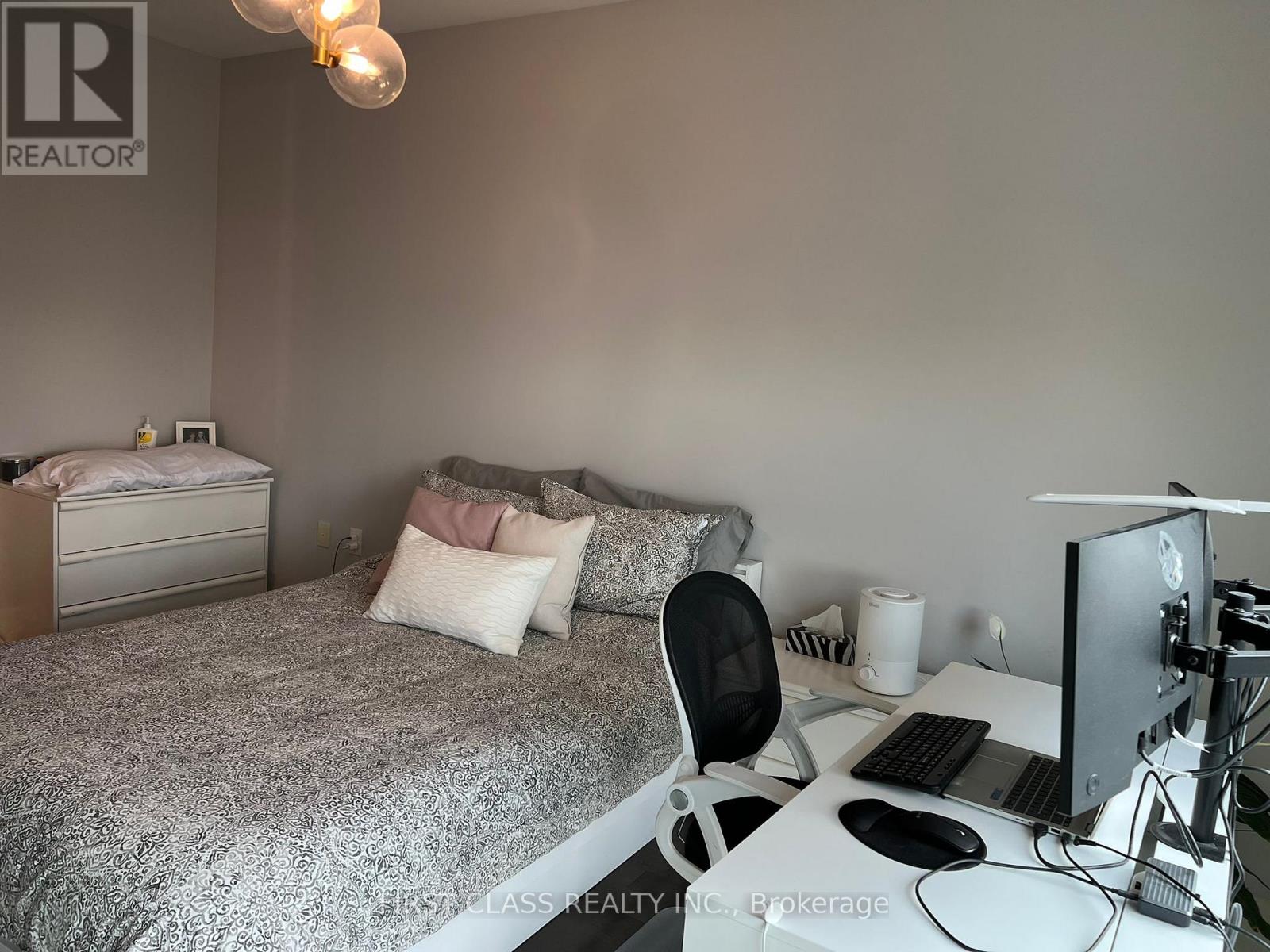 4007 - 8 The Esplanade, Toronto, Ontario  M5E 0A6 - Photo 11 - C13060528