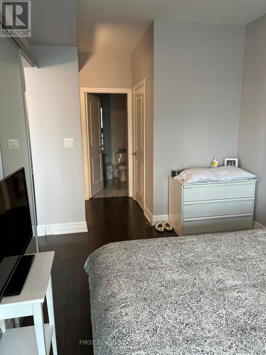 4007 - 8 The Esplanade, Toronto, Ontario  M5E 0A6 - Photo 12 - C13060528