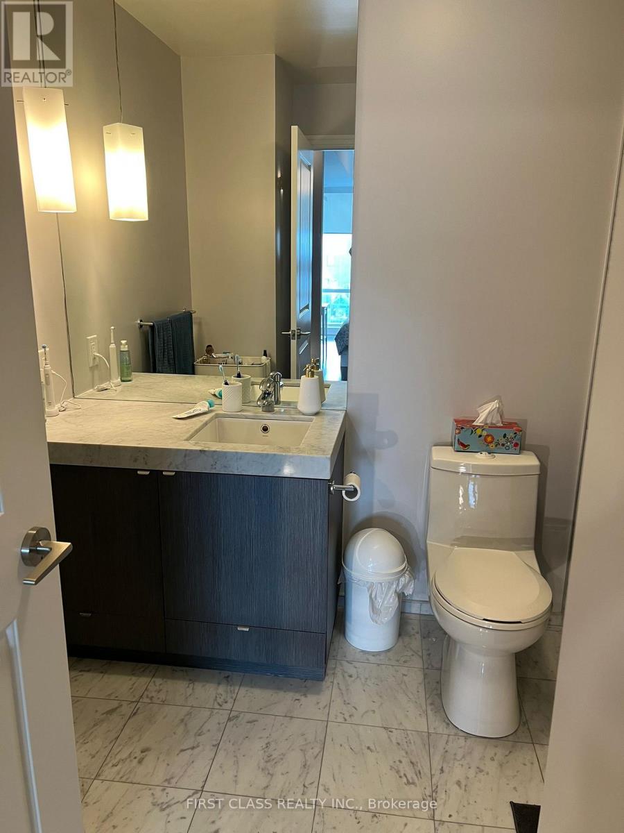 4007 - 8 The Esplanade, Toronto, Ontario  M5E 0A6 - Photo 17 - C13060528