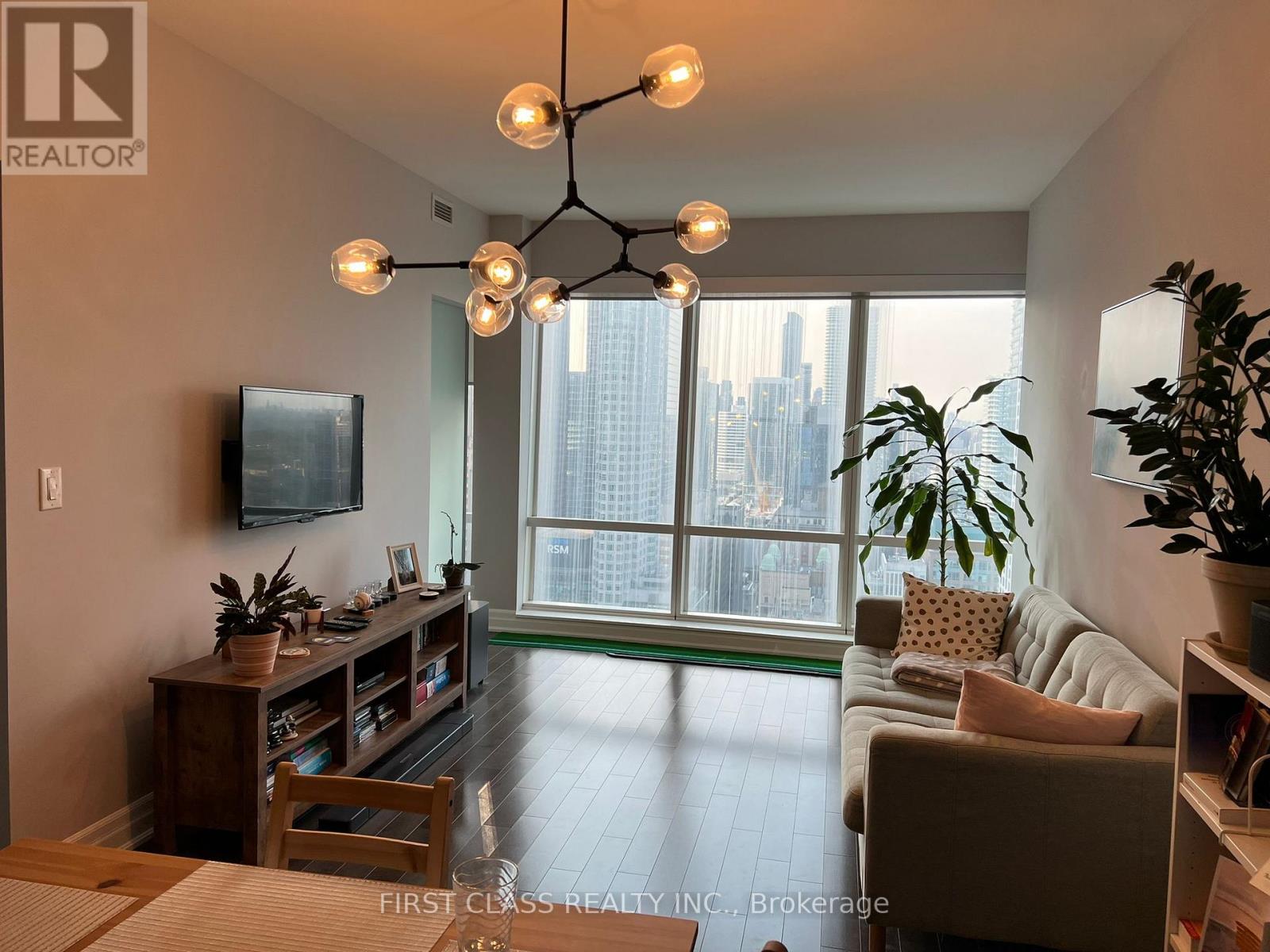 4007 - 8 The Esplanade, Toronto, Ontario  M5E 0A6 - Photo 3 - C13060528