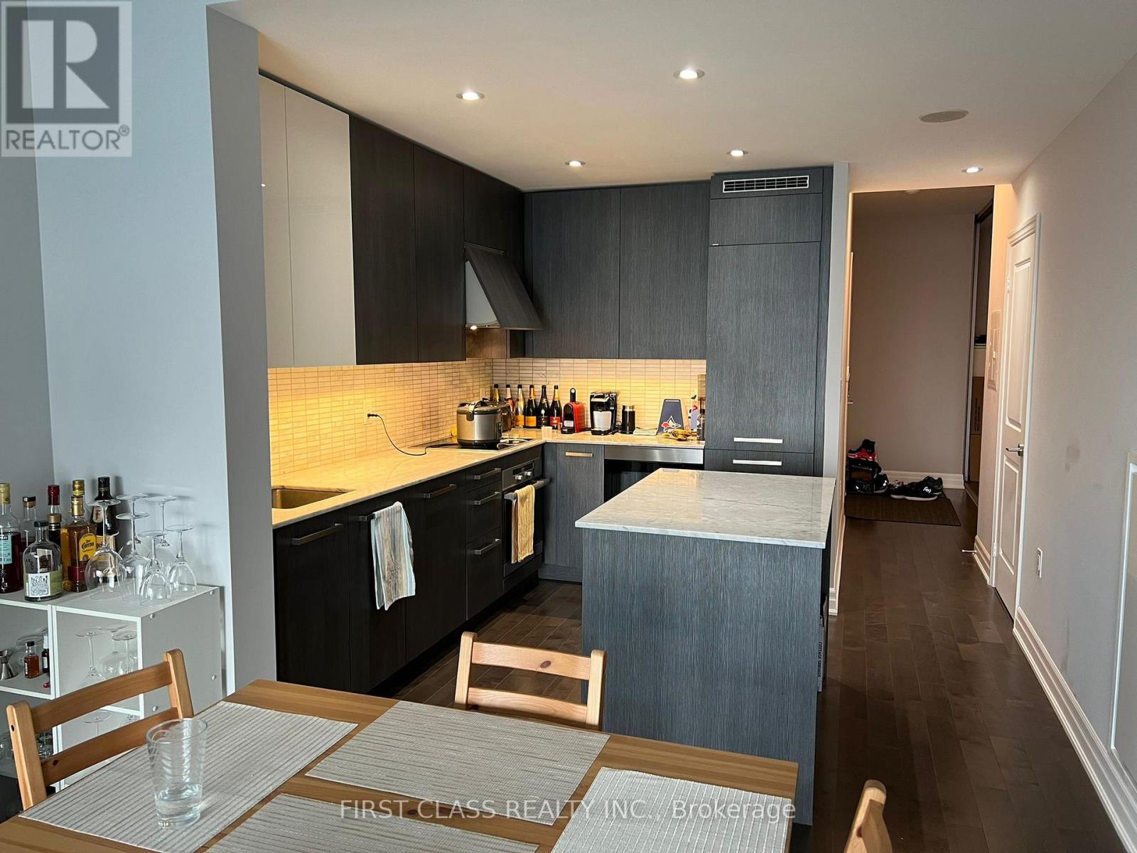 4007 - 8 The Esplanade, Toronto, Ontario  M5E 0A6 - Photo 6 - C13060528