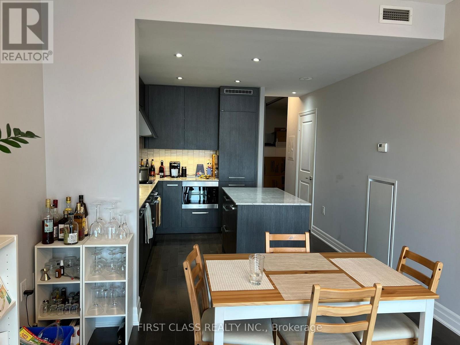 4007 - 8 The Esplanade, Toronto, Ontario  M5E 0A6 - Photo 7 - C13060528