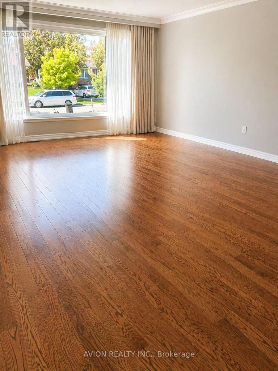 45 Greyhound Drive, Toronto, Ontario  M2H 1K2 - Photo 2 - C13060542