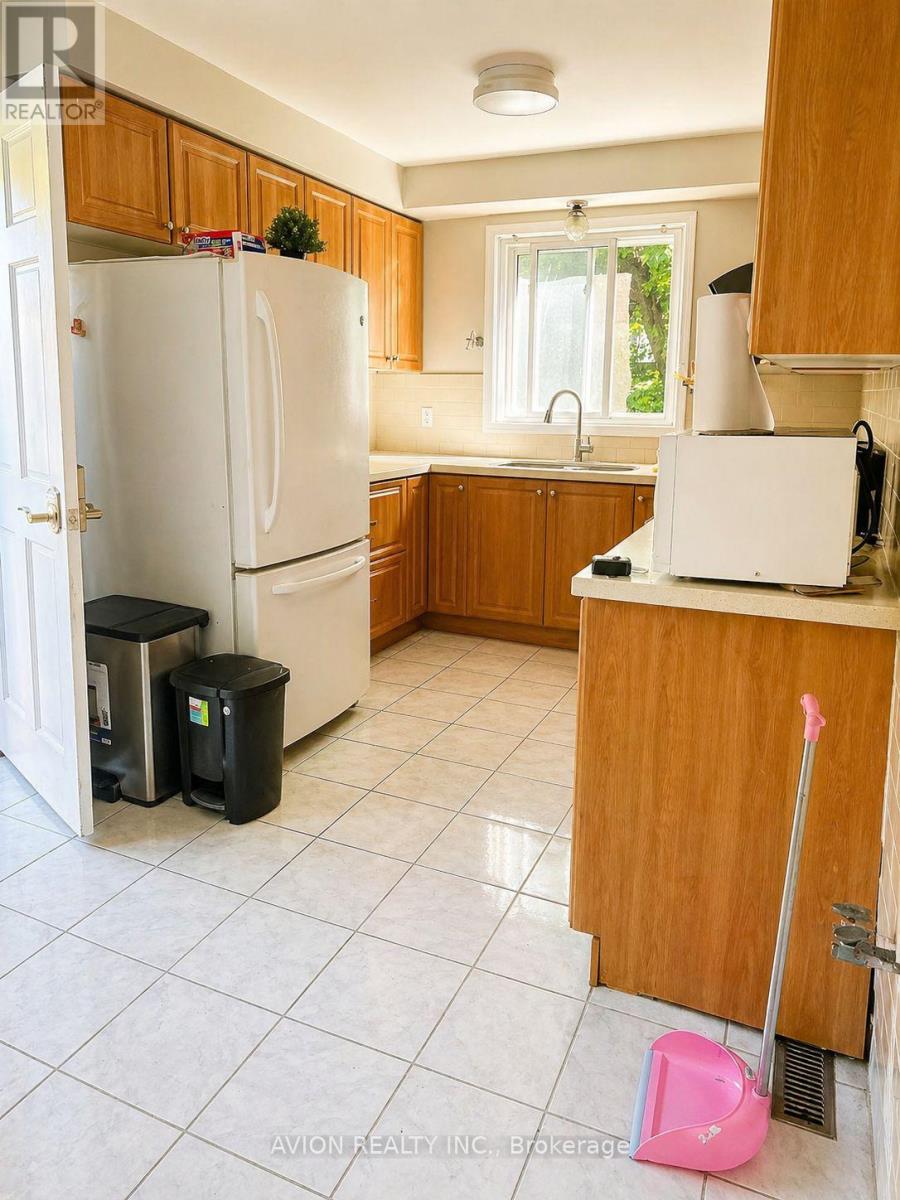 45 Greyhound Drive, Toronto, Ontario  M2H 1K2 - Photo 3 - C13060542