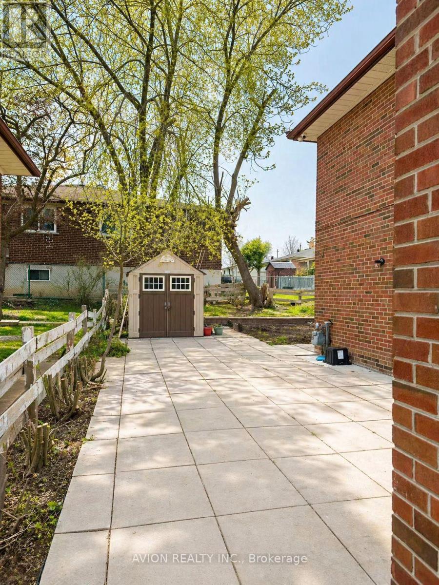 45 Greyhound Drive, Toronto, Ontario  M2H 1K2 - Photo 8 - C13060542