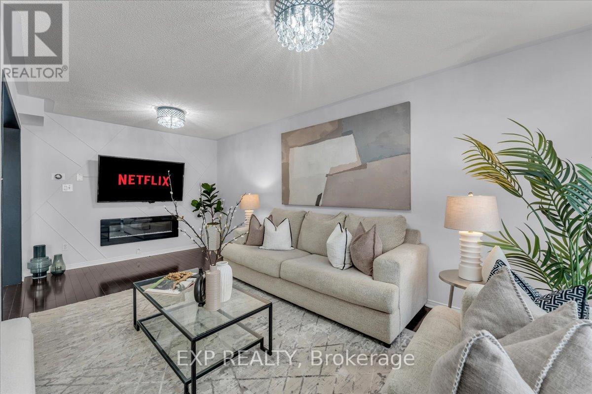 97 Winners Circle, Brampton, Ontario  L7A 1M2 - Photo 2 - W13060484