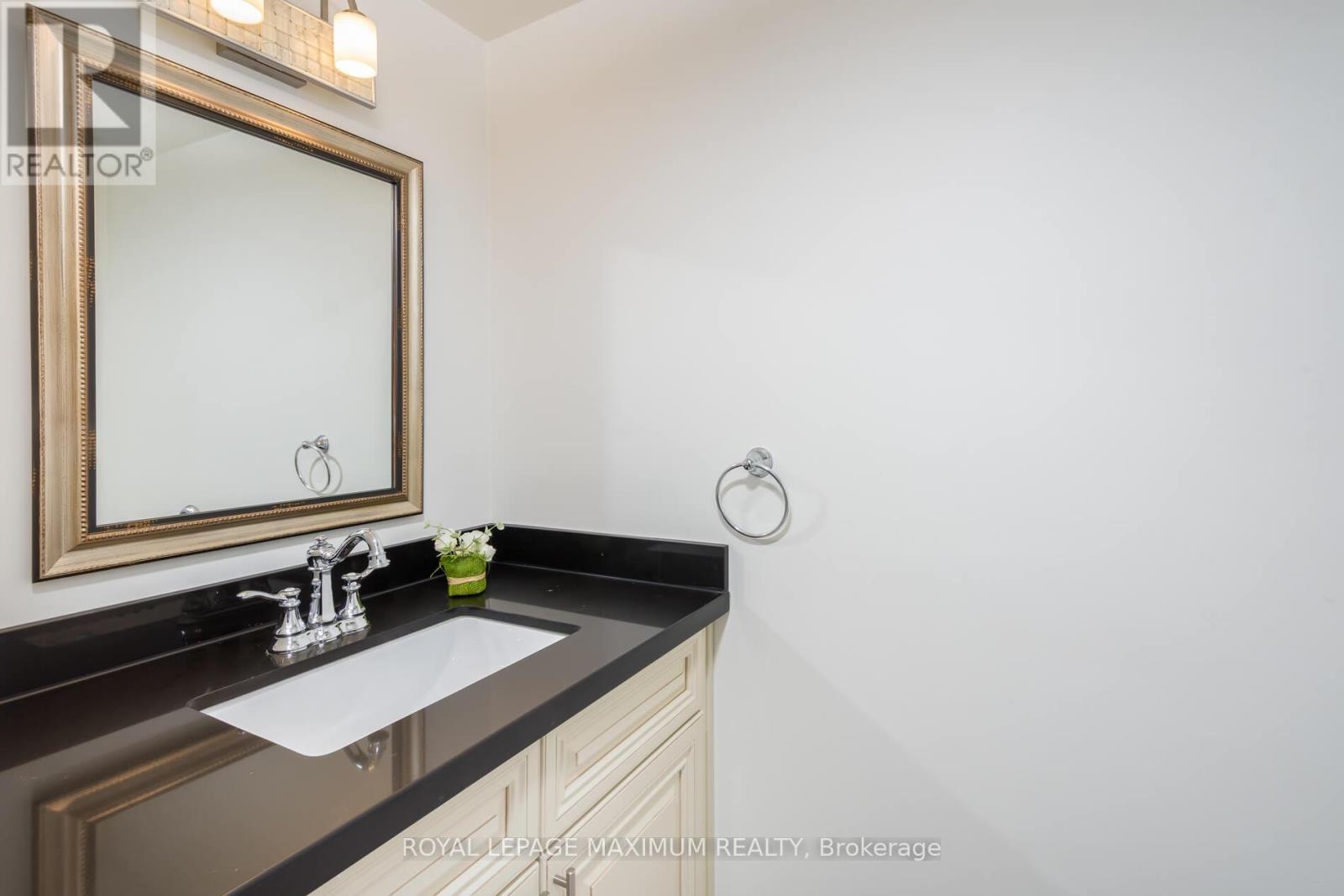 55 Ashmount Crescent, Toronto, Ontario  M9R 1C9 - Photo 28 - W13060496